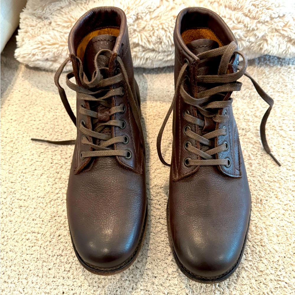 FRYE brown leather lace up boots
